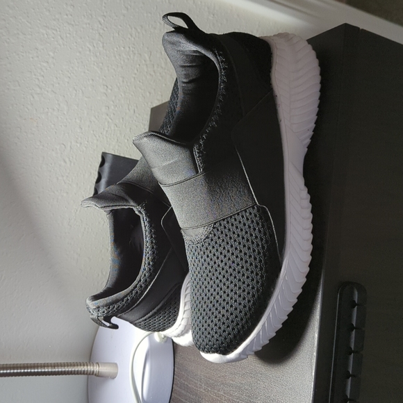 Torrid WW 7.5 Slip on sneakers - Picture 1 of 4